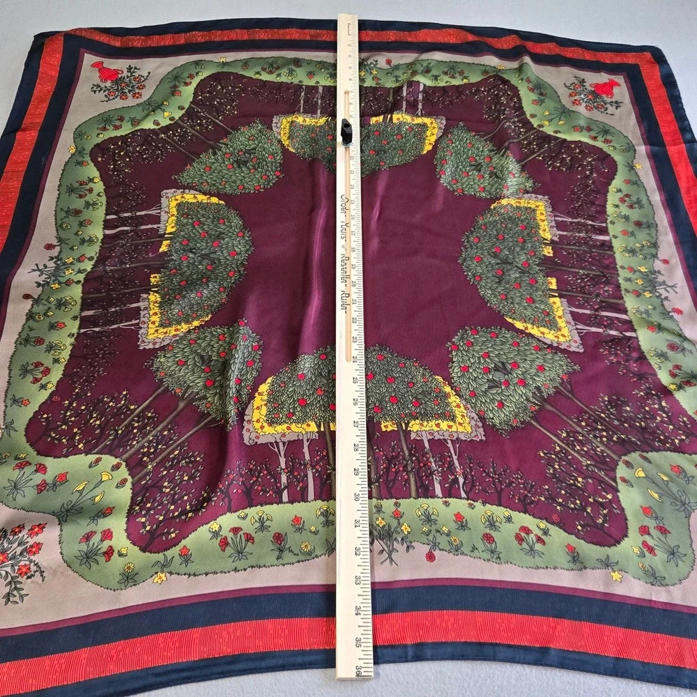 N/A square silk